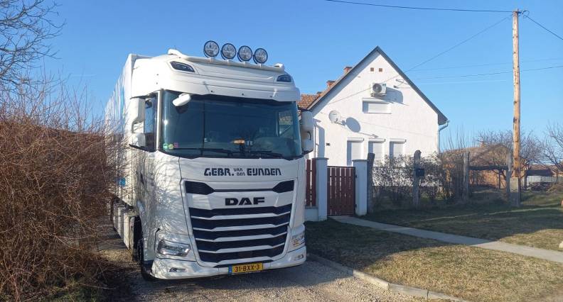 Verhuisbedrijf Eindhoven | Gebr. Van den Eijnden Euromovers containers